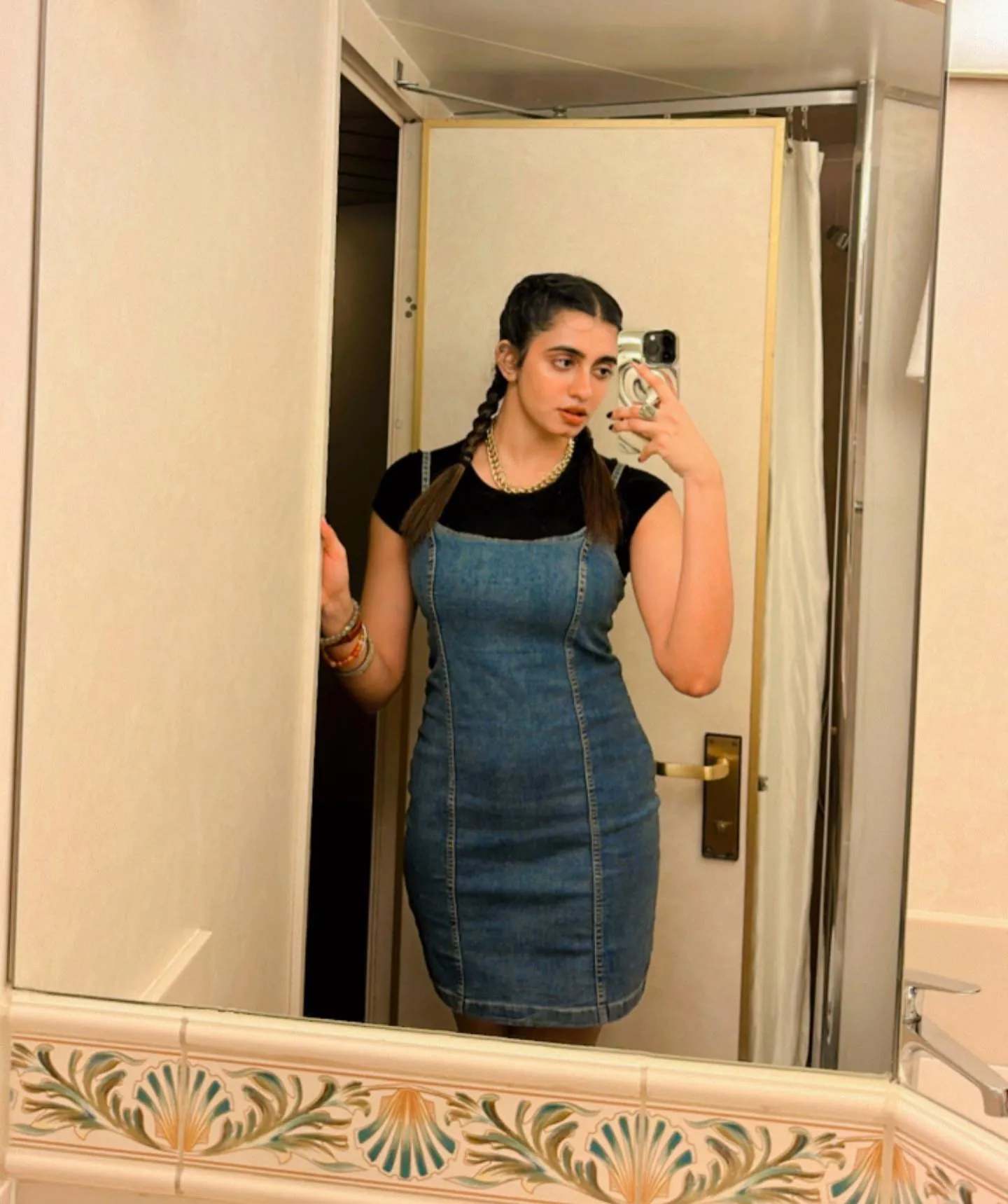 Maanasa Choudhary - maanasa-choudhary-sexy-48.webp